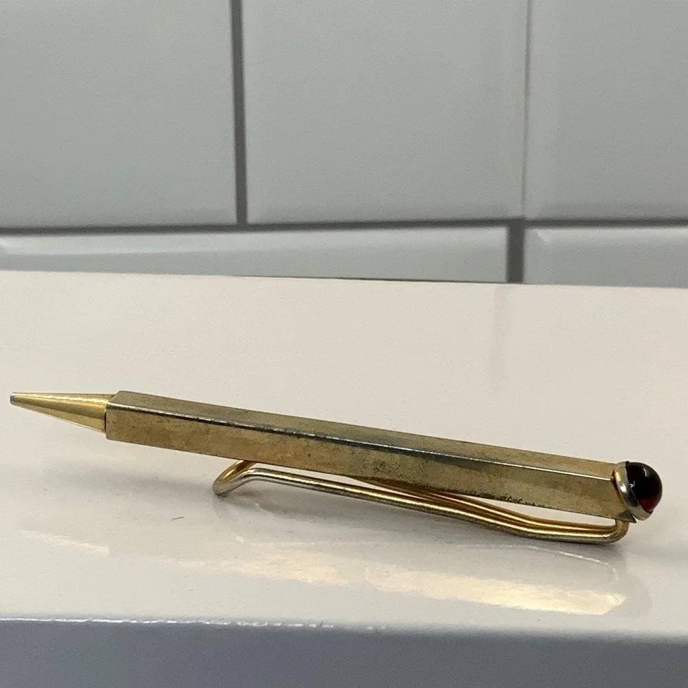 Unbranded vintage mechanical
